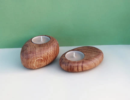 Bougeoirs en chêne en forme de galet elementti